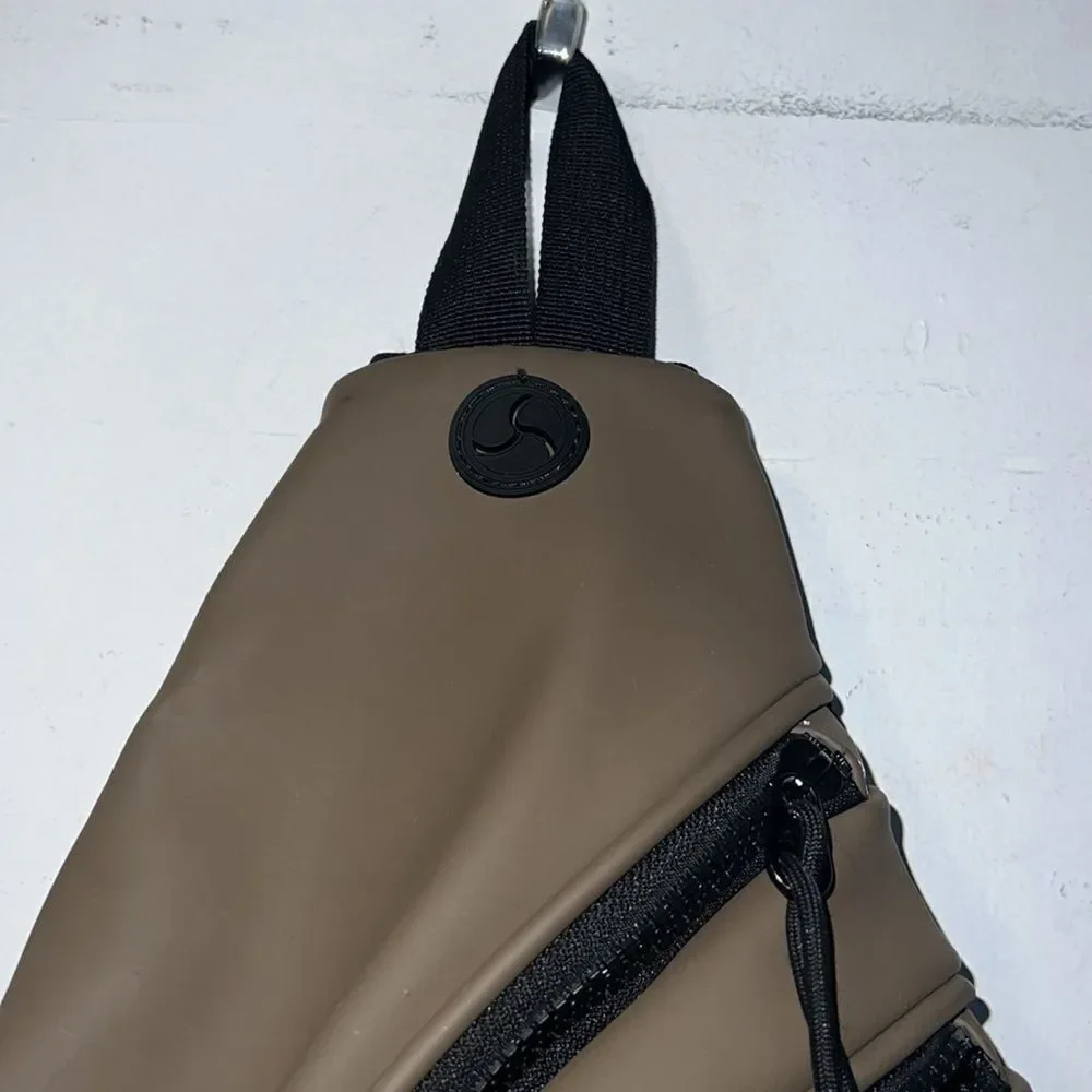 DUCHAMP LONDON Military Green and Black Rubberized Sling Bag
